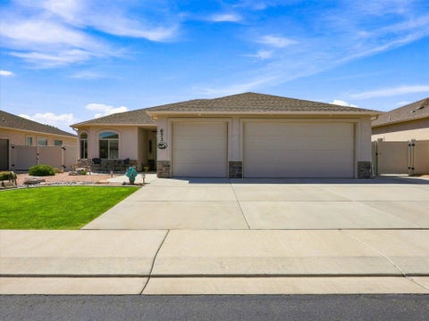 Photo of 673 Strathearn Drive, Grand Junction, CO 81504 (MLS # 20264592)