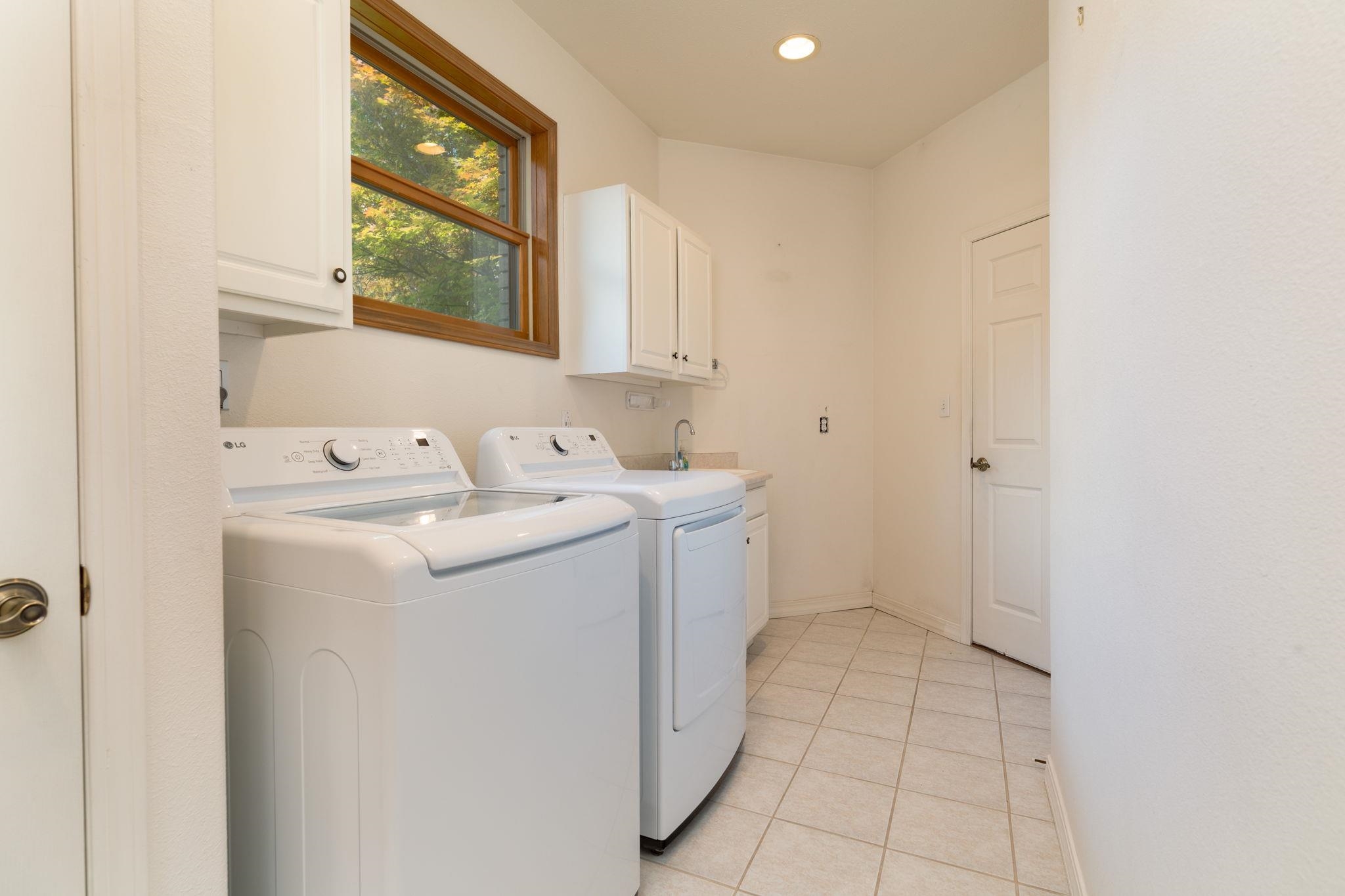 Grand Junction, Colorado 81507, United States, 3 Bedrooms Bedrooms, ,3 BathroomsBathrooms,Residential,Pending,149951