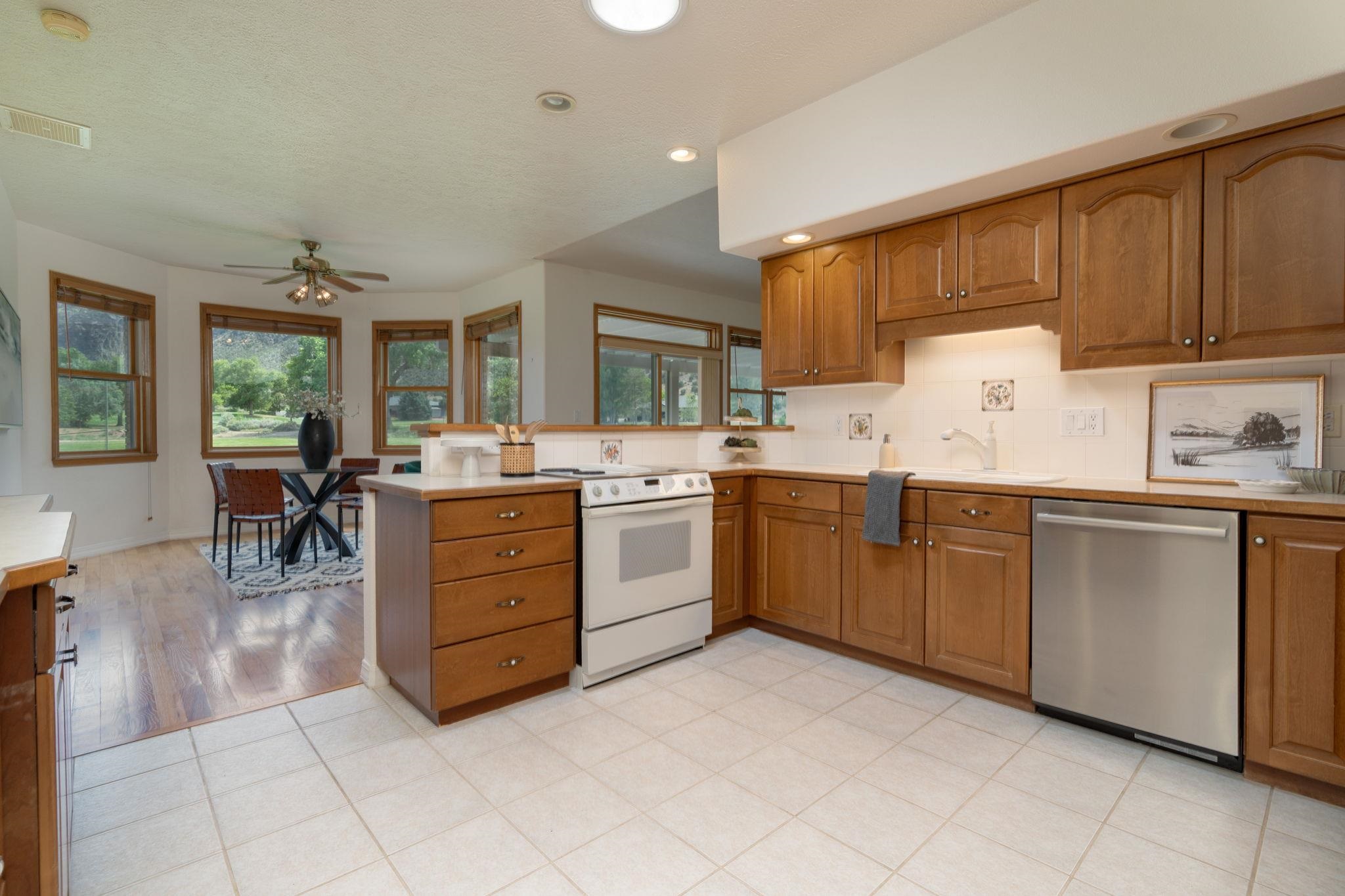 Grand Junction, Colorado 81507, United States, 3 Bedrooms Bedrooms, ,3 BathroomsBathrooms,Residential,Pending,149951