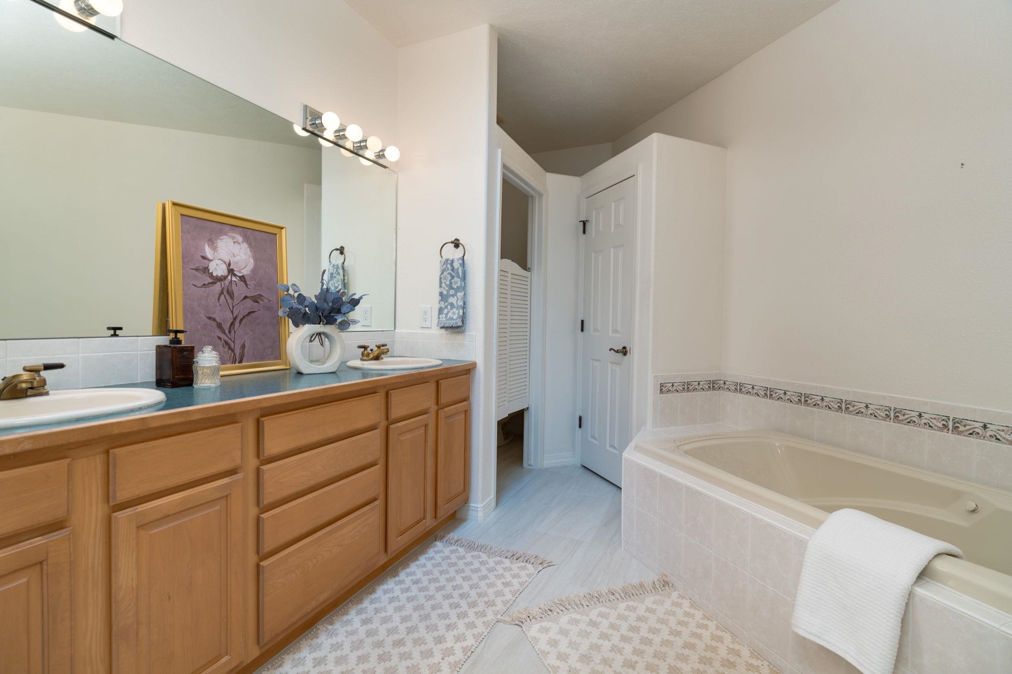 Grand Junction, Colorado 81507, United States, 3 Bedrooms Bedrooms, ,3 BathroomsBathrooms,Residential,Pending,149951