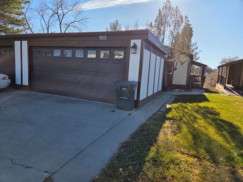 Photo of 1045 Lakeside Drive, Grand Junction, CO 81506 (MLS # 20255598)