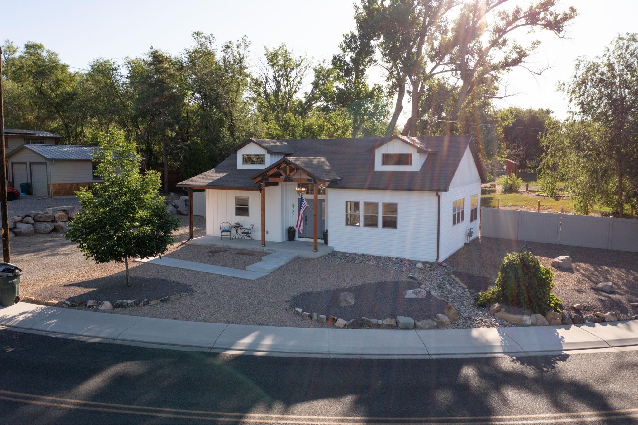 Grand Junction, Colorado 81505, United States, 2 Bedrooms Bedrooms, ,2 BathroomsBathrooms,Residential,Pending,161128 Grand Junction, Colorado 81505, United States, 2 Bedrooms Bedrooms, ,2 BathroomsBathrooms,Residential,Pending,161128