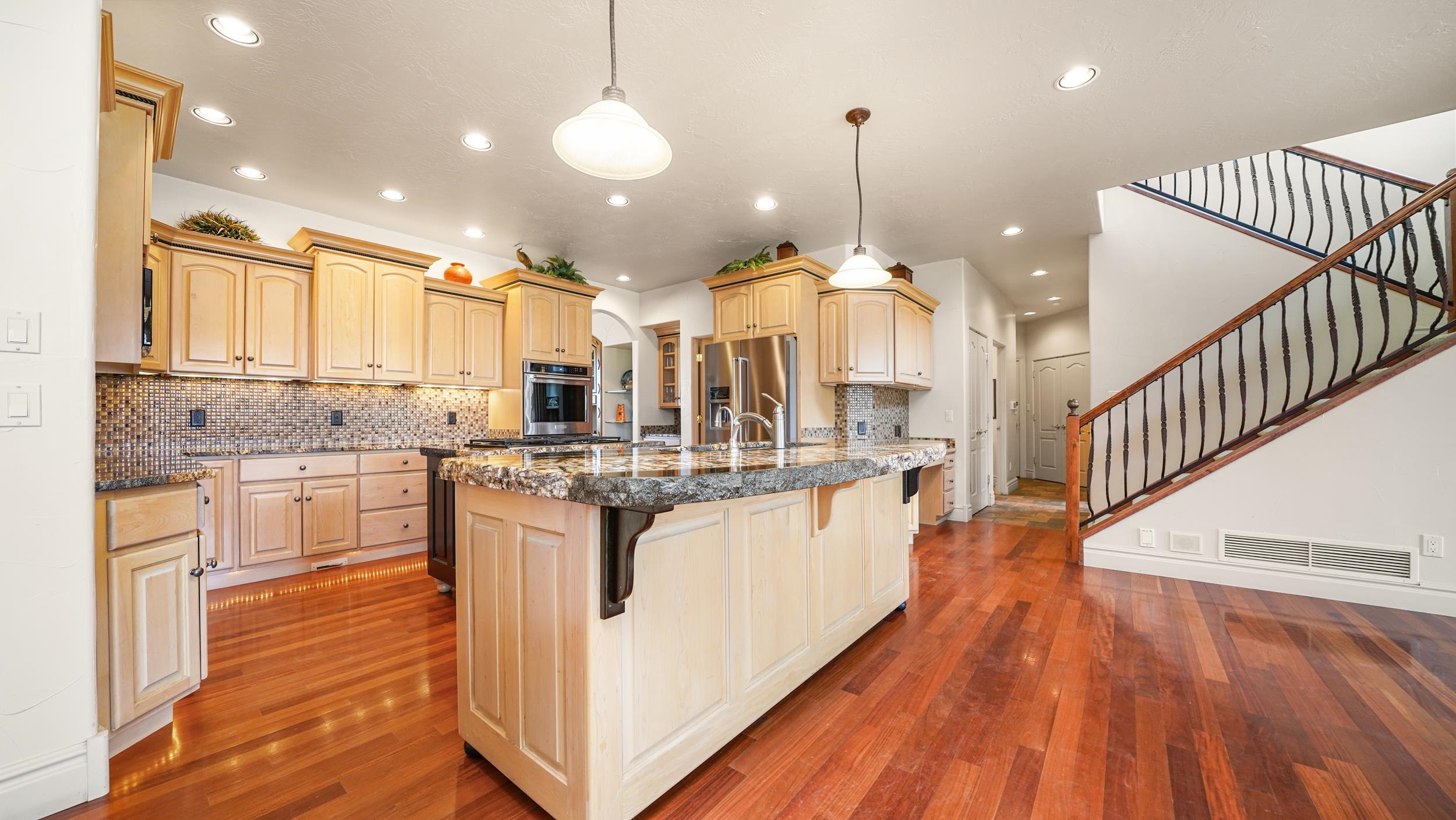 Grand Junction, Colorado, 81507, United States, 5 Bedrooms Bedrooms, ,6 BathroomsBathrooms,Residential,Active,2009860
