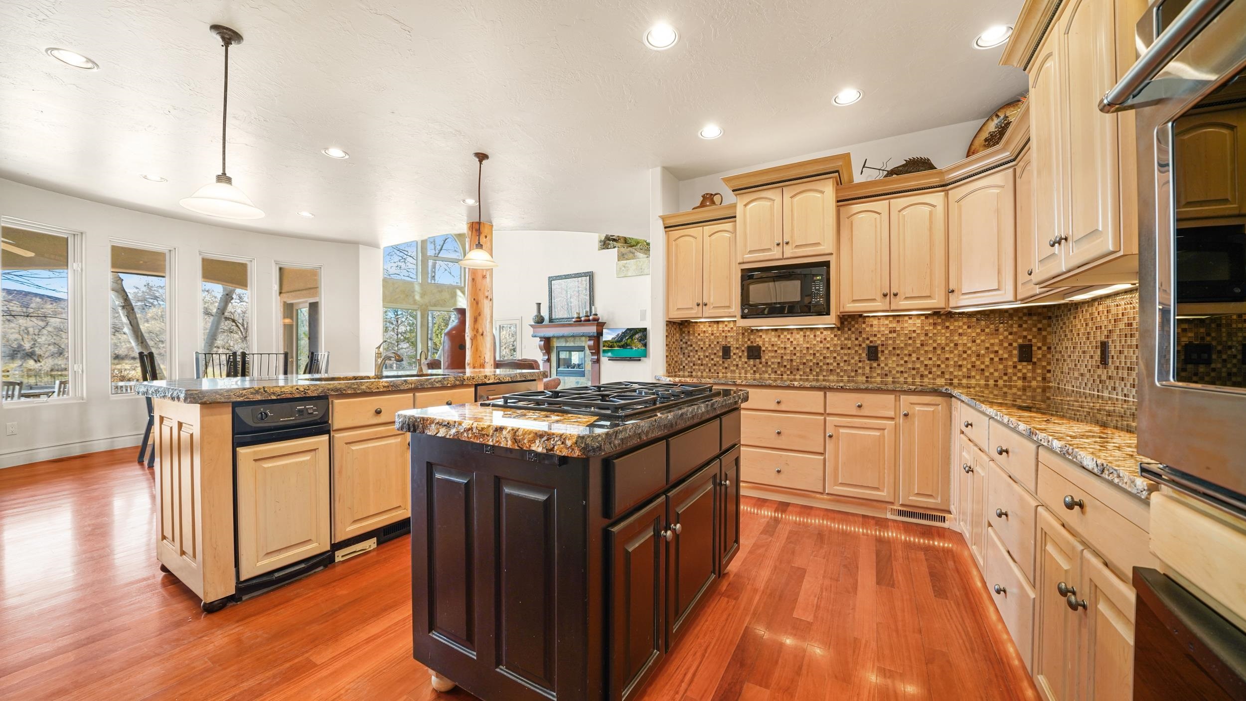 Grand Junction, Colorado, 81507, United States, 5 Bedrooms Bedrooms, ,6 BathroomsBathrooms,Residential,Active,2009860