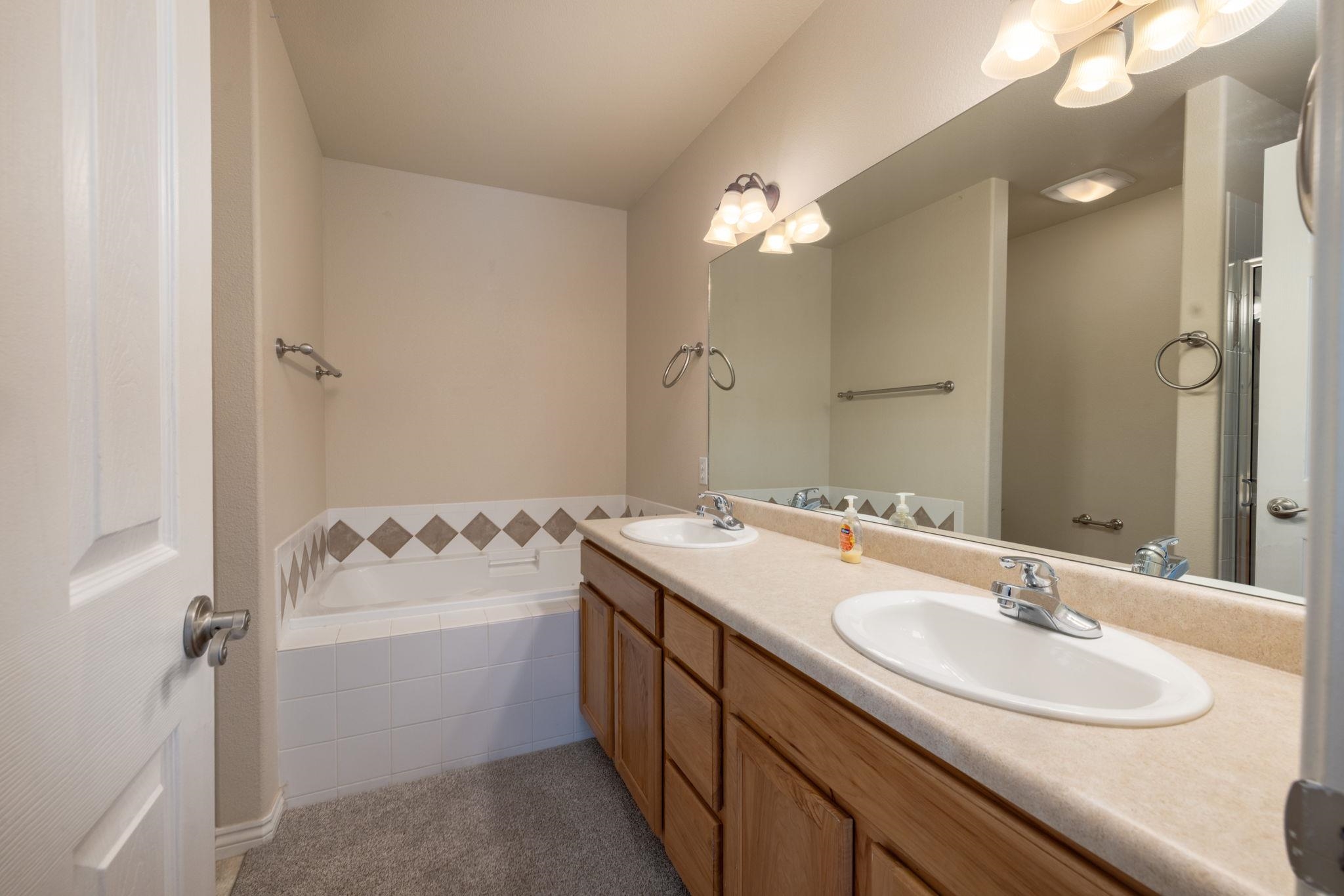 Grand Junction, Colorado 81506, United States, 2 Bedrooms Bedrooms, ,3 BathroomsBathrooms,Residential,Active,136969