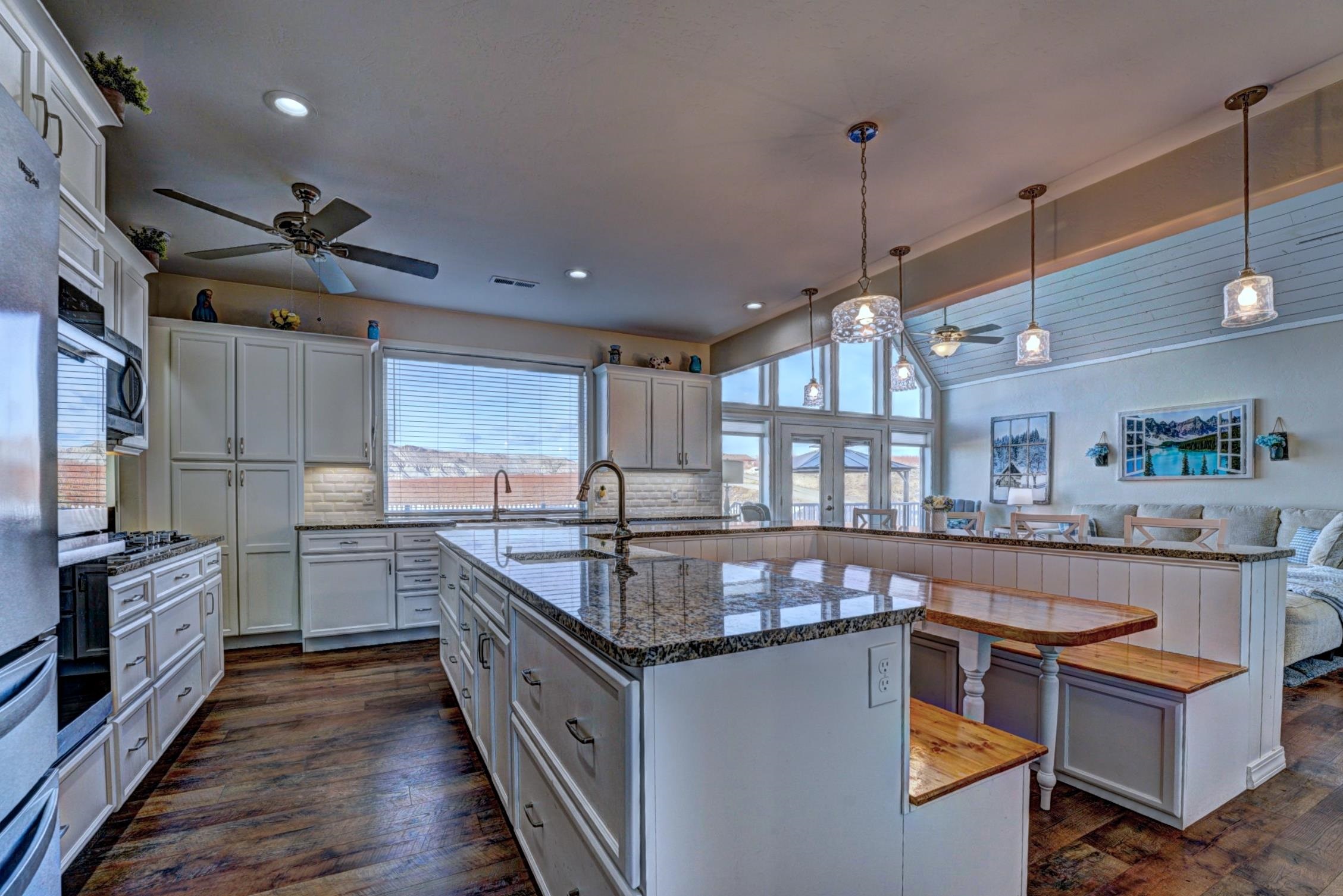 Palisade, Colorado, 81526, United States, 3 Bedrooms Bedrooms, ,3 BathroomsBathrooms,Residential,Active,2015436