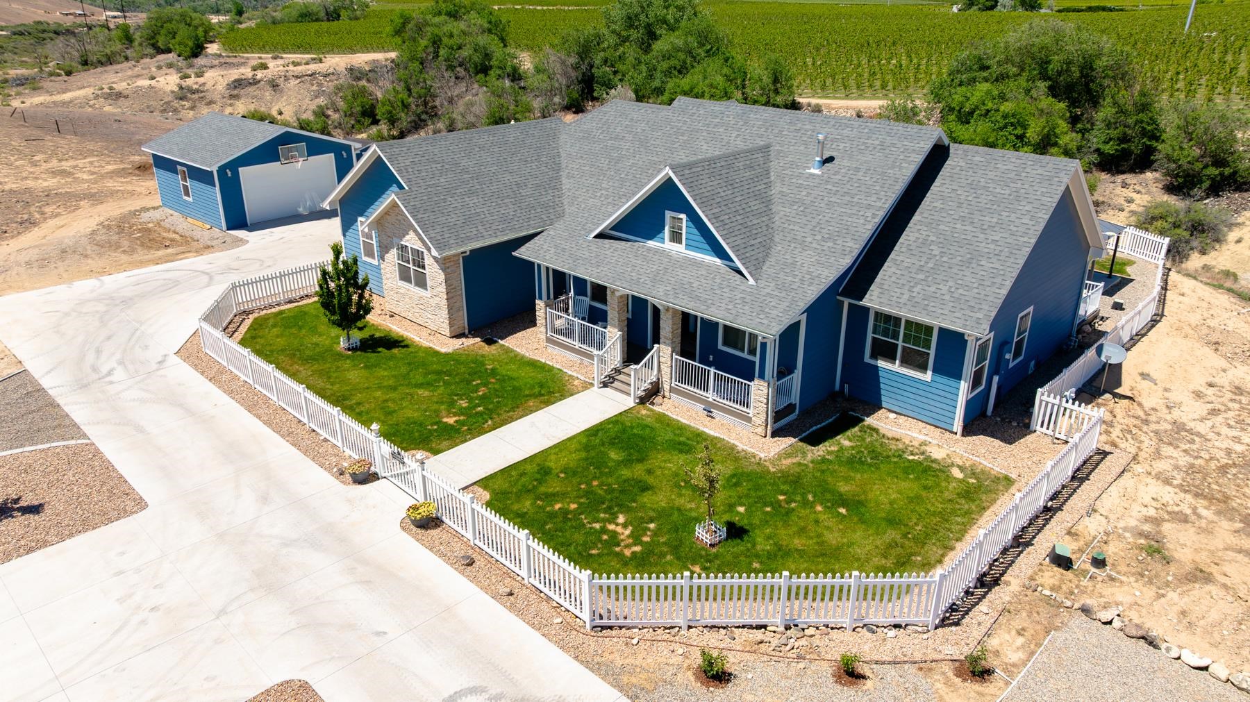 Palisade, Colorado, 81526, United States, 3 Bedrooms Bedrooms, ,3 BathroomsBathrooms,Residential,Active,2015436