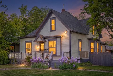 Photo of 1303 Main Street, Grand Junction, CO 81501 (MLS # 20221960)