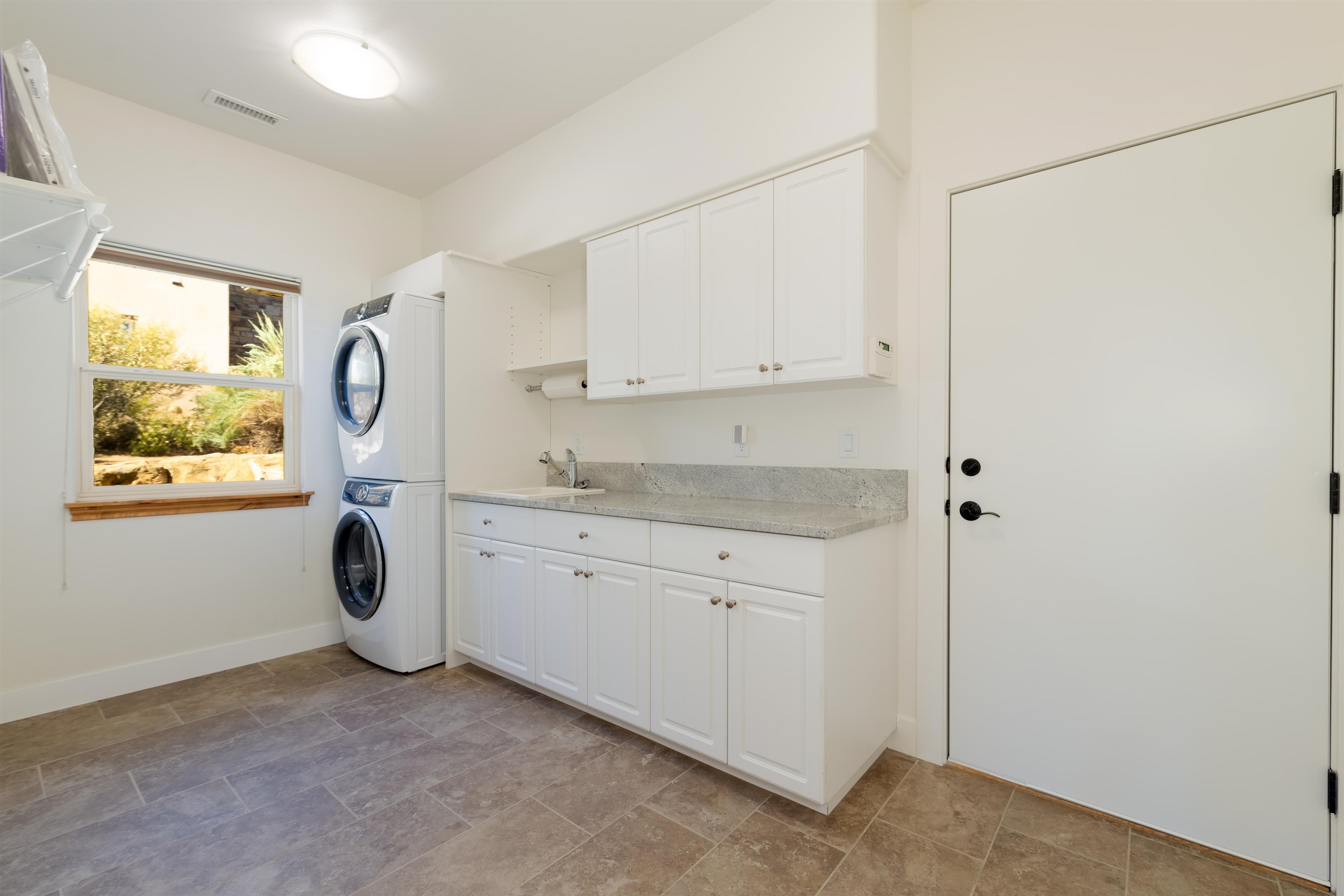 Grand Junction, Colorado, 81507, United States, 3 Bedrooms Bedrooms, ,3 BathroomsBathrooms,Residential,Active,2009135