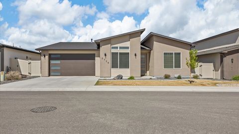 Photo of 2738 Storm Avenue, Grand Junction, CO 81503 (MLS # 20261534)