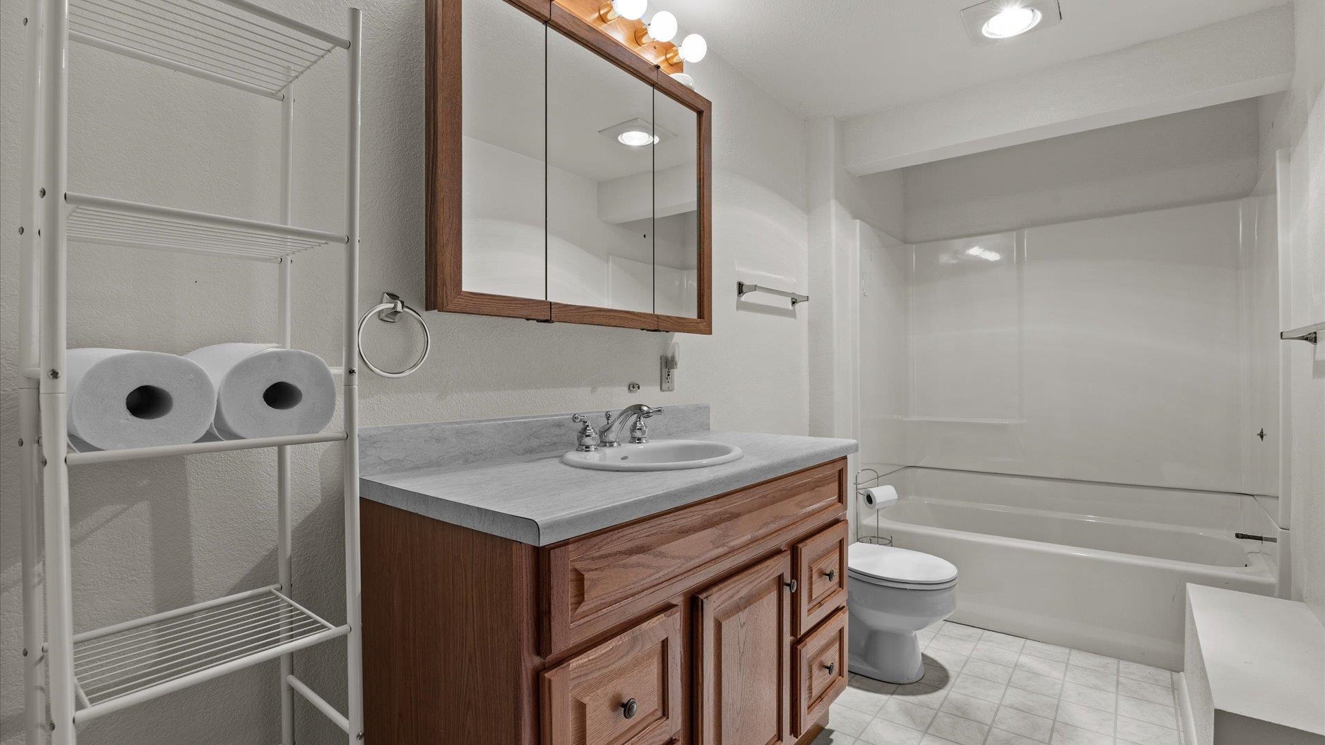 Hotchkiss, Colorado, 81419, United States, 6 Bedrooms Bedrooms, ,5 BathroomsBathrooms,Residential,Active,2033362