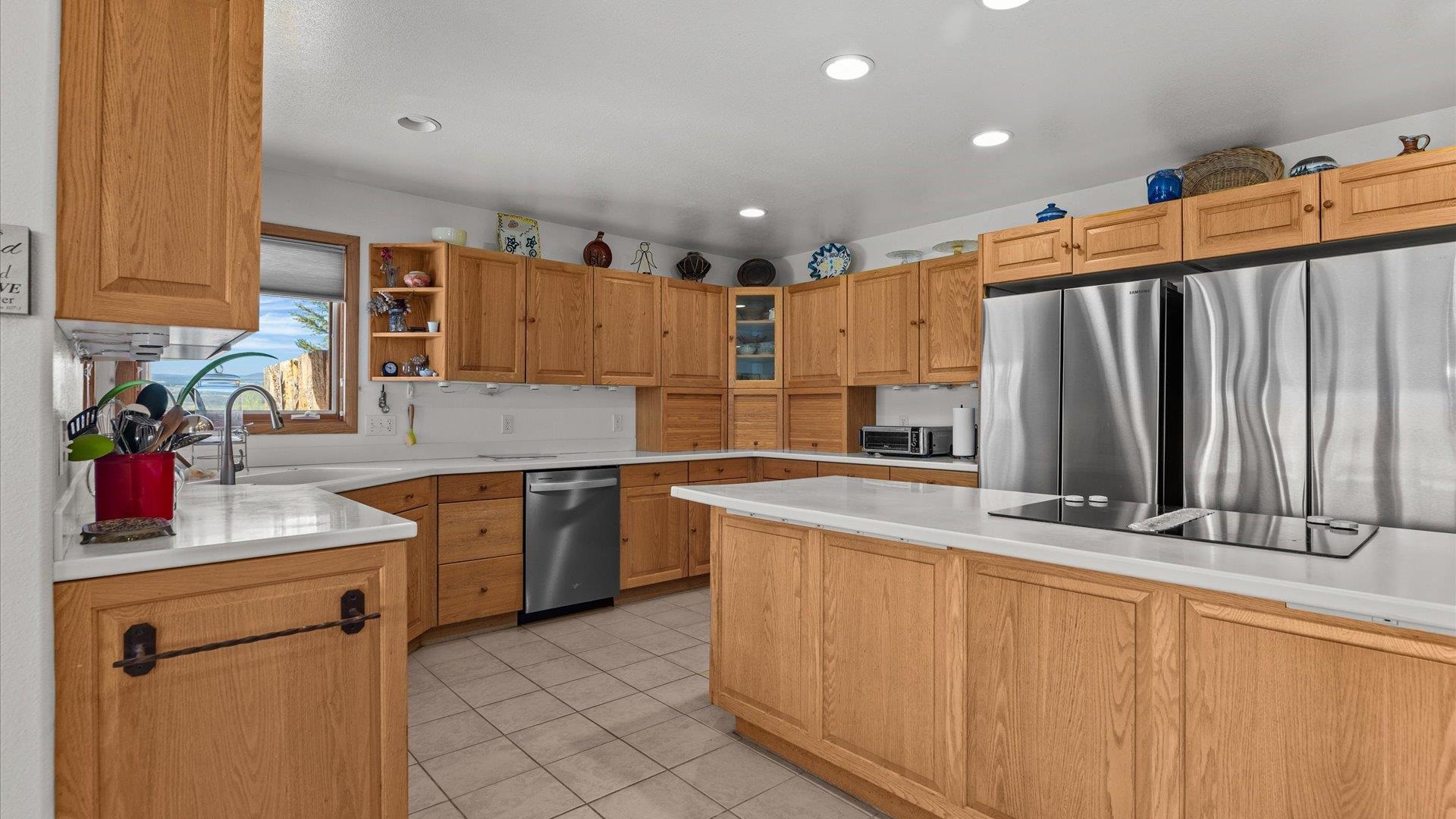 Hotchkiss, Colorado, 81419, United States, 6 Bedrooms Bedrooms, ,5 BathroomsBathrooms,Residential,Active,2033362