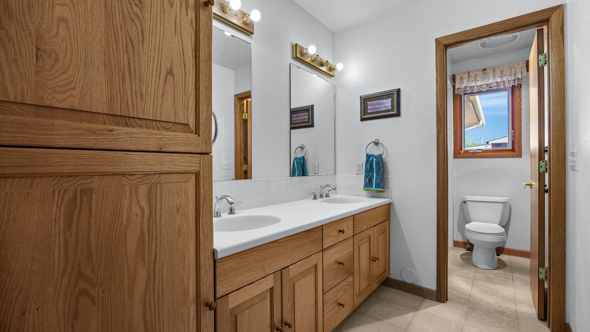 Hotchkiss, Colorado, 81419, United States, 6 Bedrooms Bedrooms, ,5 BathroomsBathrooms,Residential,Active,2033362