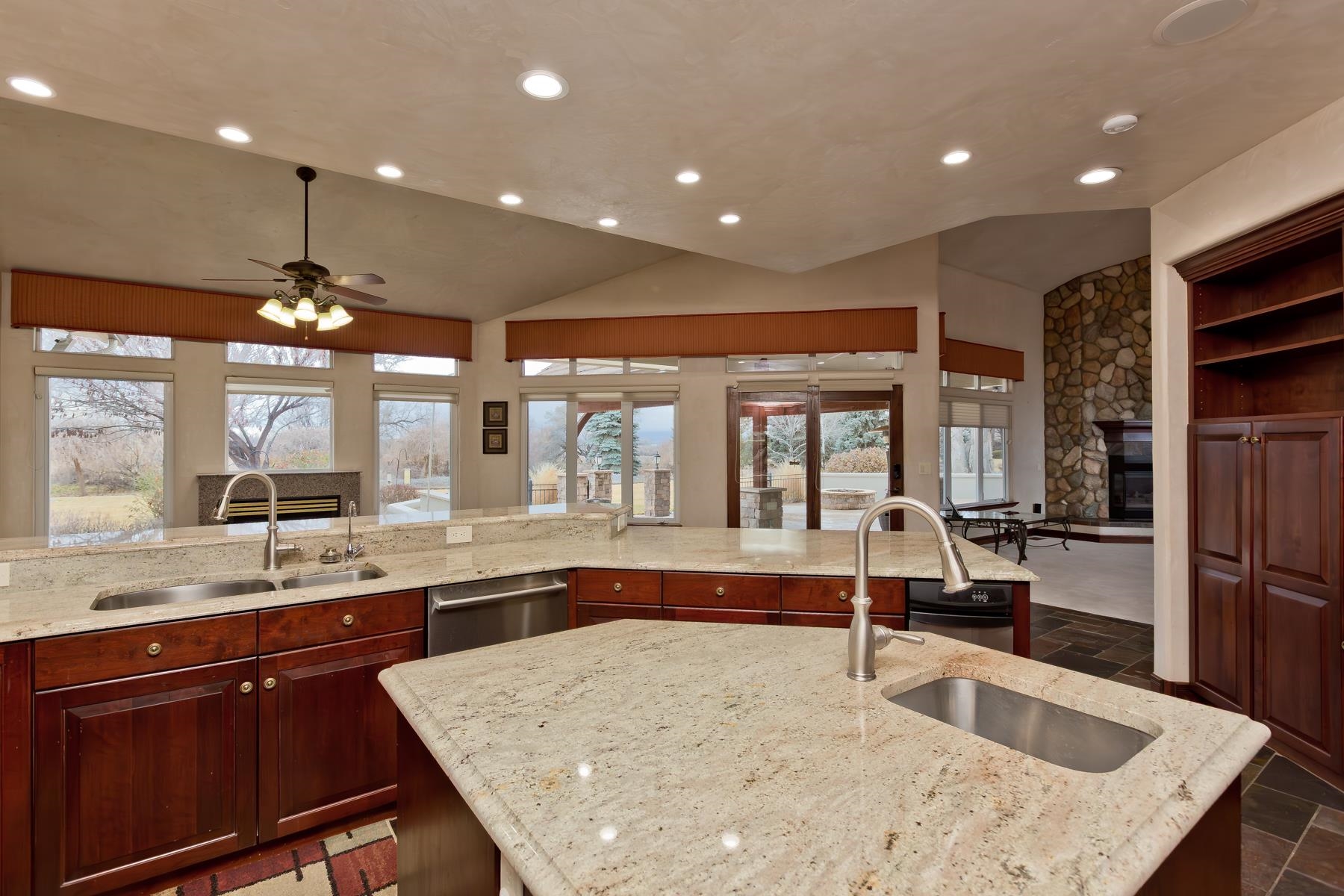 Grand Junction, Colorado, 81505, United States, 4 Bedrooms Bedrooms, ,5 BathroomsBathrooms,Residential,Active,1945340