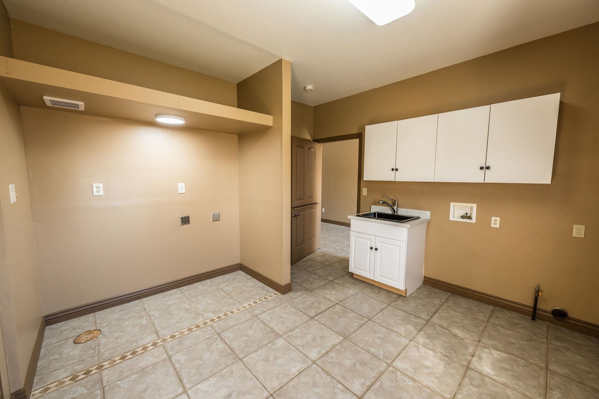 Grand Junction, Colorado, 81505, United States, 4 Bedrooms Bedrooms, ,4 BathroomsBathrooms,Residential,Active,2032090