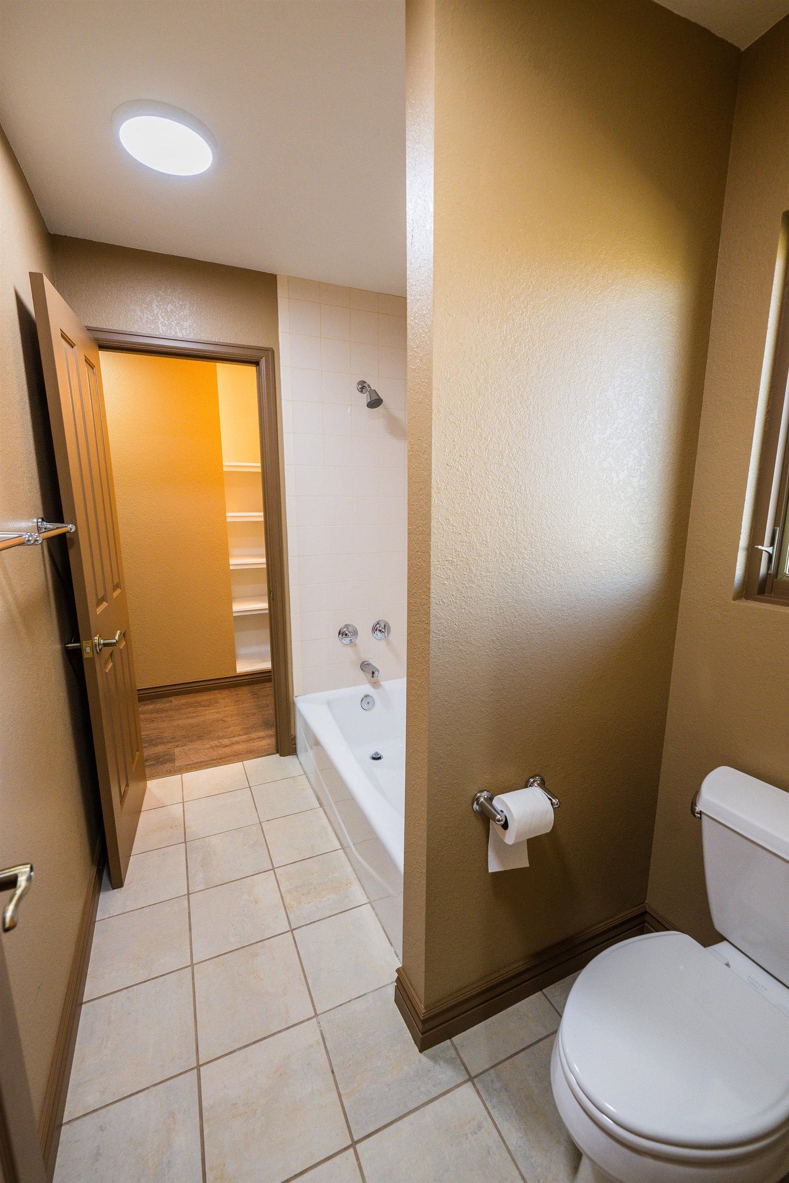 Grand Junction, Colorado, 81505, United States, 4 Bedrooms Bedrooms, ,4 BathroomsBathrooms,Residential,Active,2032090