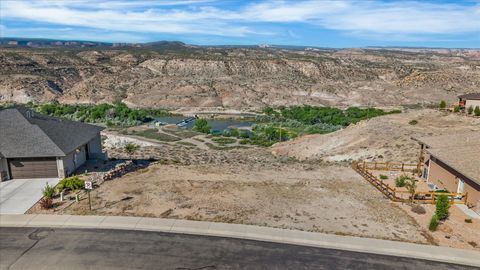 Photo of 187 Ledge Court, Grand Junction, CO 81503 (MLS # 20262255)