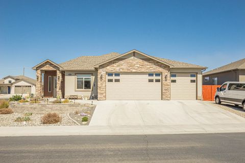 Photo of 2820 Hollow Way, Grand Junction, CO 81506 (MLS # 20261357)