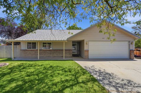 Photo of 604 S Sunset Court, Grand Junction, CO 81504 (MLS # 20262455)