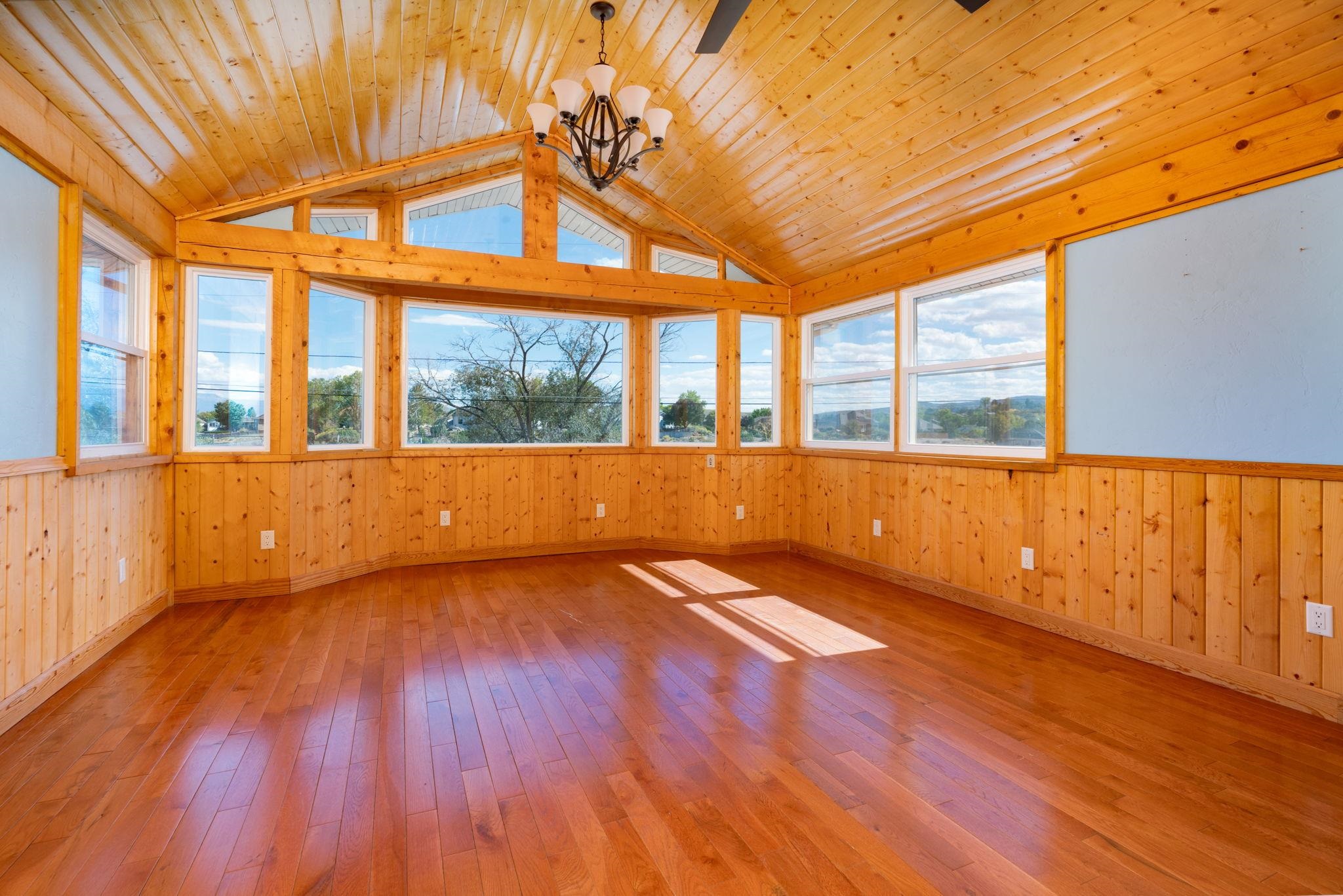 Grand Junction, Colorado 81507, United States, 4 Bedrooms Bedrooms, ,2 BathroomsBathrooms,Residential,Pending,221241