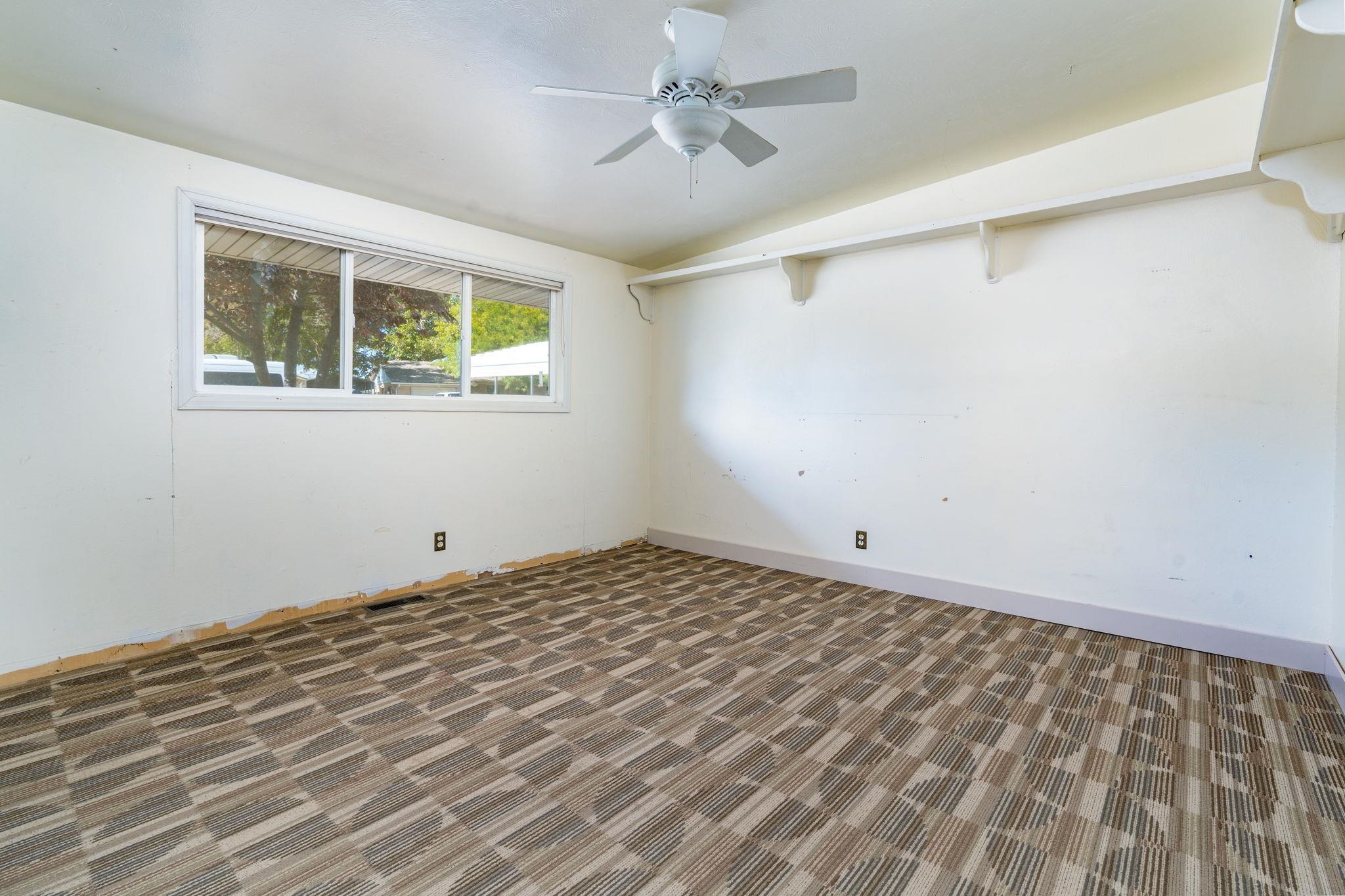 Grand Junction, Colorado 81507, United States, 4 Bedrooms Bedrooms, ,2 BathroomsBathrooms,Residential,Pending,221241