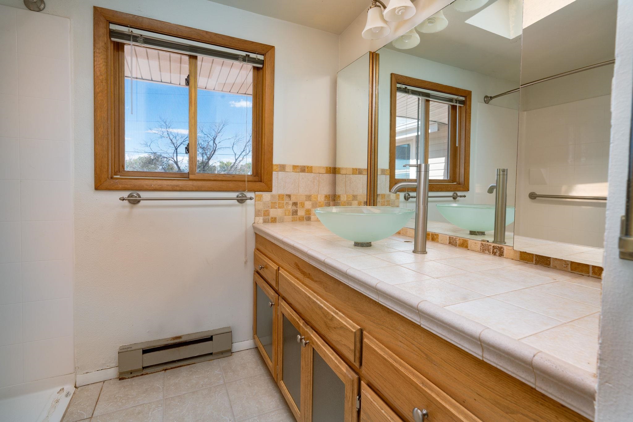 Grand Junction, Colorado 81507, United States, 4 Bedrooms Bedrooms, ,2 BathroomsBathrooms,Residential,Pending,221241