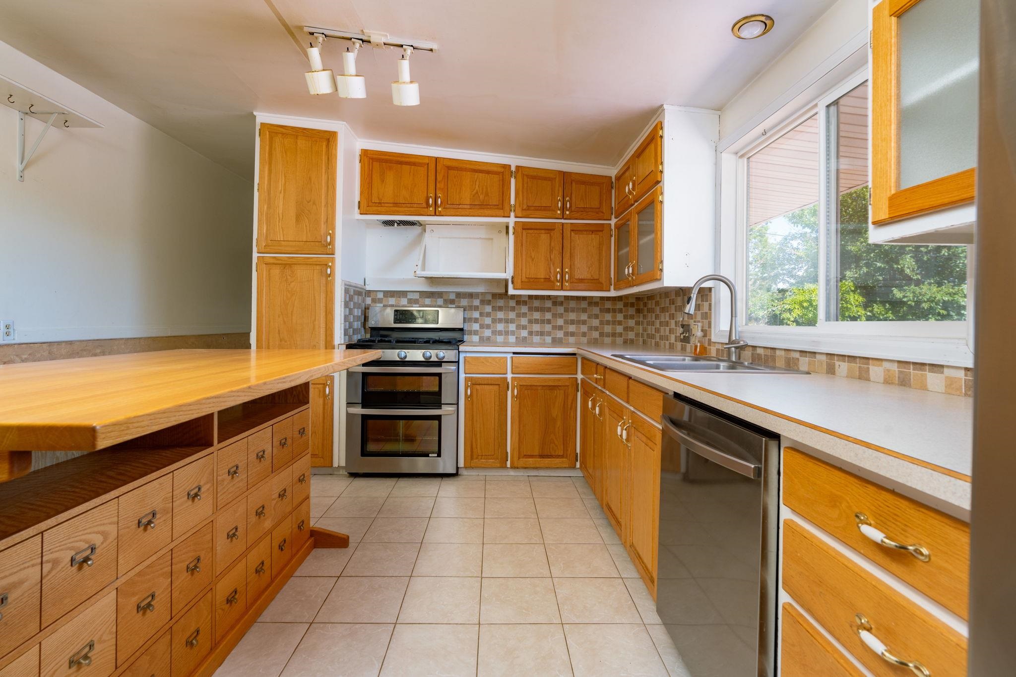 Grand Junction, Colorado 81507, United States, 4 Bedrooms Bedrooms, ,2 BathroomsBathrooms,Residential,Pending,221241