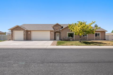 Photo of 2925 Brook View Lane, Grand Junction, CO 81503 (MLS # 20262270)