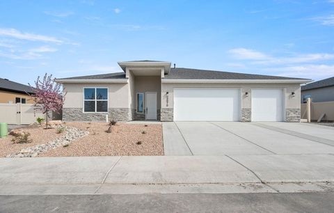 Photo of 3070 Thunderhead Way, Grand Junction, CO 81504 (MLS # 20261422)
