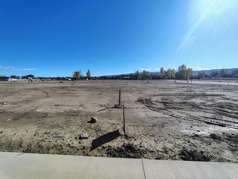 Photo of 716 Glory Drive, Grand Junction, CO 81505 (MLS # 20255159)
