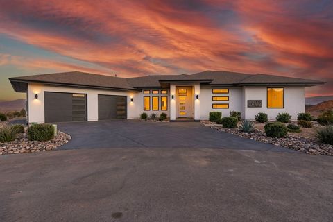 Photo of 2402 Spire Court, Grand Junction, CO 81507 (MLS # 20261185)