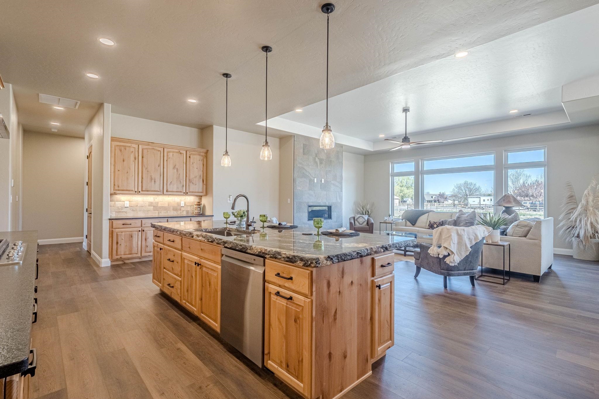 Fruita, Colorado, 81501, United States, 4 Bedrooms Bedrooms, ,3 BathroomsBathrooms,Residential,Active,2034301