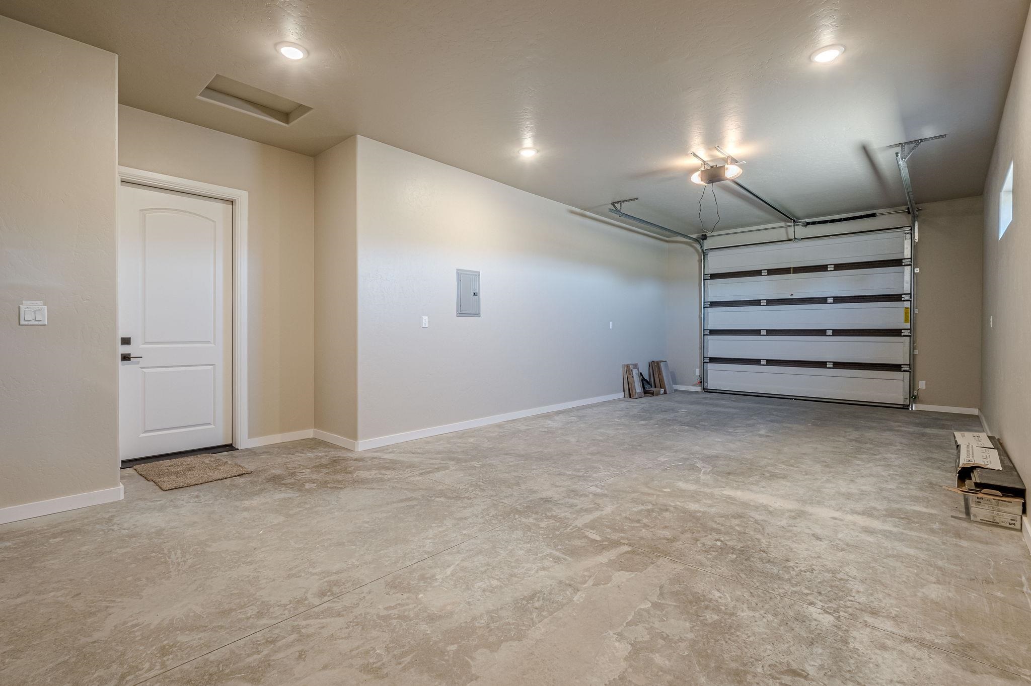 Fruita, Colorado, 81501, United States, 4 Bedrooms Bedrooms, ,3 BathroomsBathrooms,Residential,Active,2034301