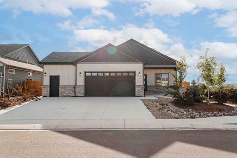 Photo of 1549 Excelsior Creek Avenue, Montrose, CO 81401 (MLS # 20261821)