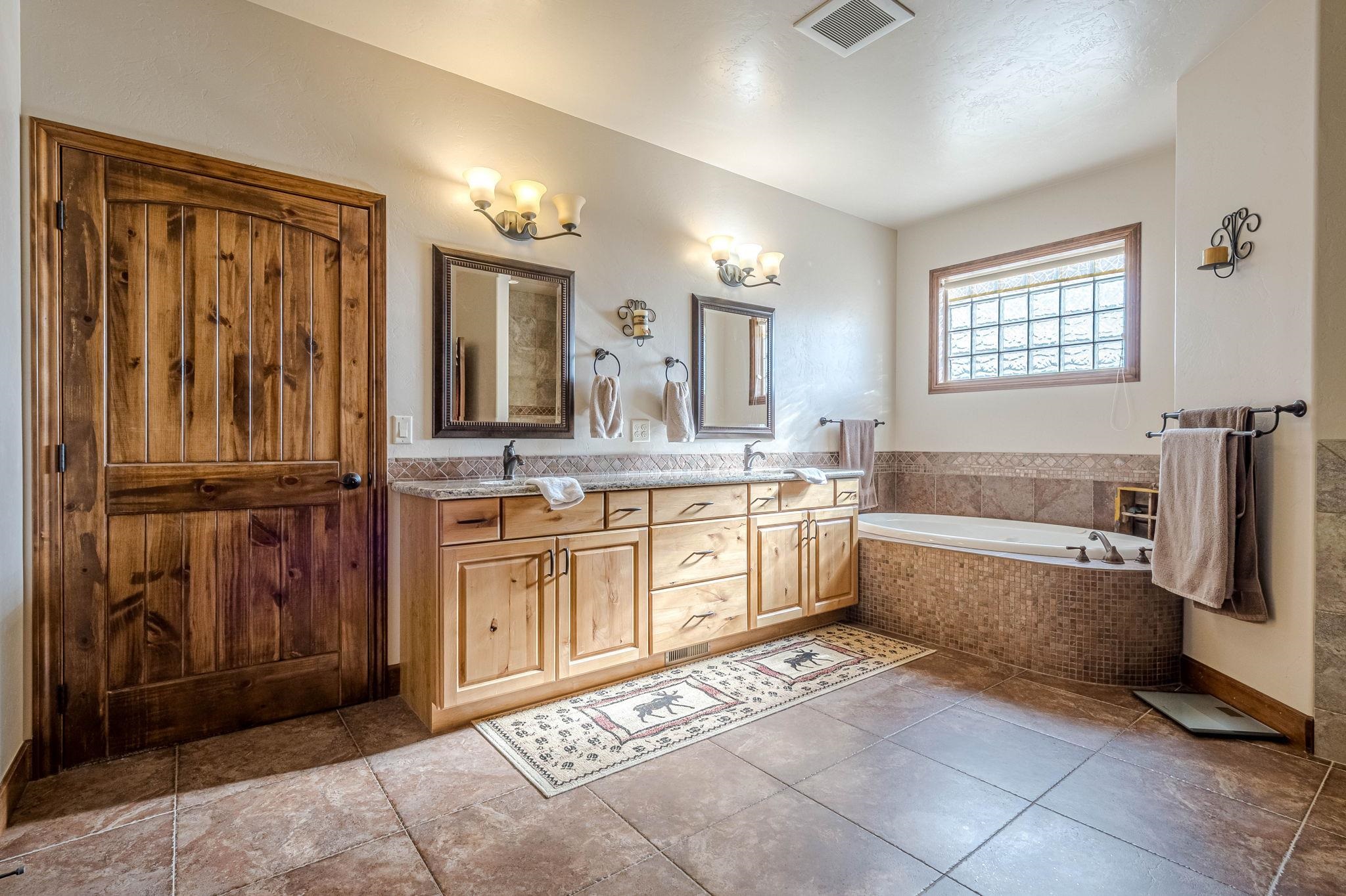Grand Junction, Colorado, 81505, United States, 5 Bedrooms Bedrooms, ,4 BathroomsBathrooms,Residential,Active,2009142