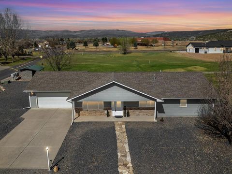 Photo of 404 SE Birdie Circle, Cedaredge, CO 81413 (MLS # 20261362)
