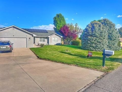 Photo of 551 Greenwood Drive, Grand Junction, CO 81507 (MLS # 20261297)