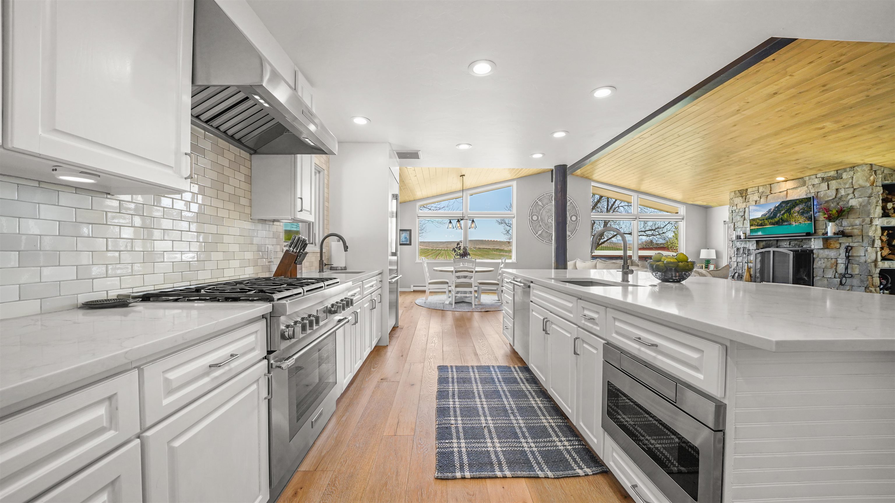 Palisade, Colorado, 81526, United States, 5 Bedrooms Bedrooms, ,5 BathroomsBathrooms,Residential,Active,2008295