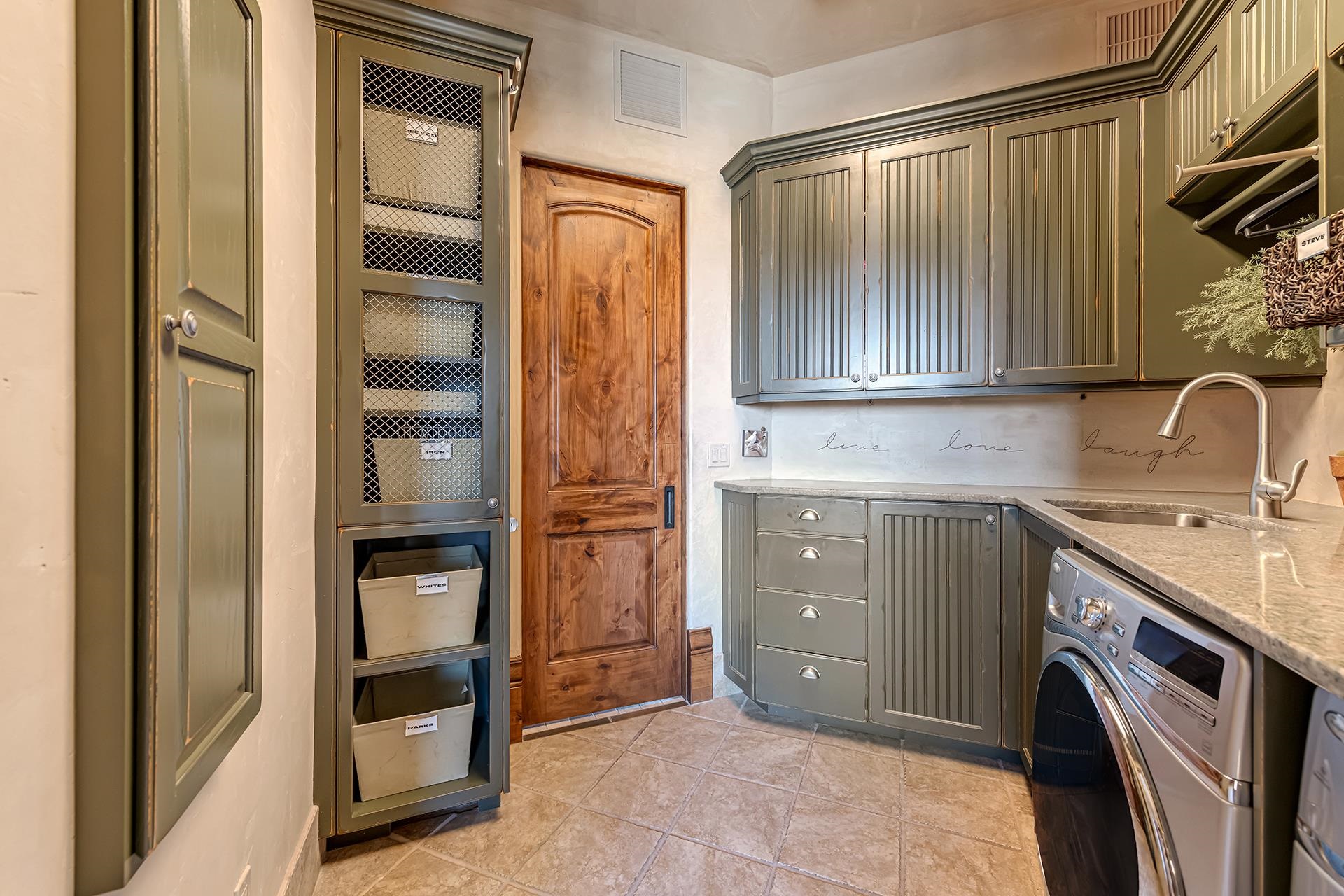 Grand Junction, Colorado, 81507, United States, 4 Bedrooms Bedrooms, ,5 BathroomsBathrooms,Residential,Active,2052069