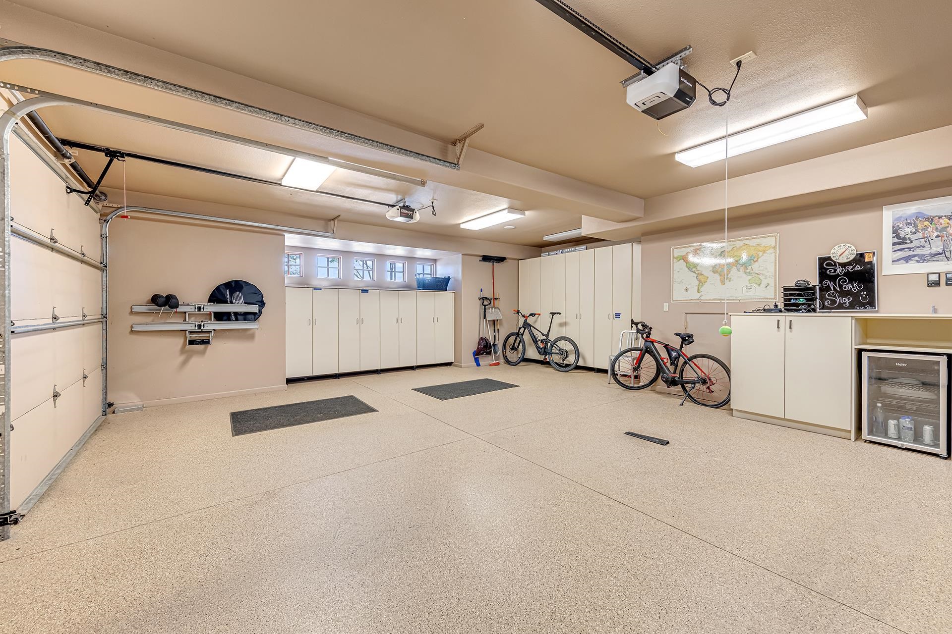 Grand Junction, Colorado, 81507, United States, 4 Bedrooms Bedrooms, ,5 BathroomsBathrooms,Residential,Active,2052069