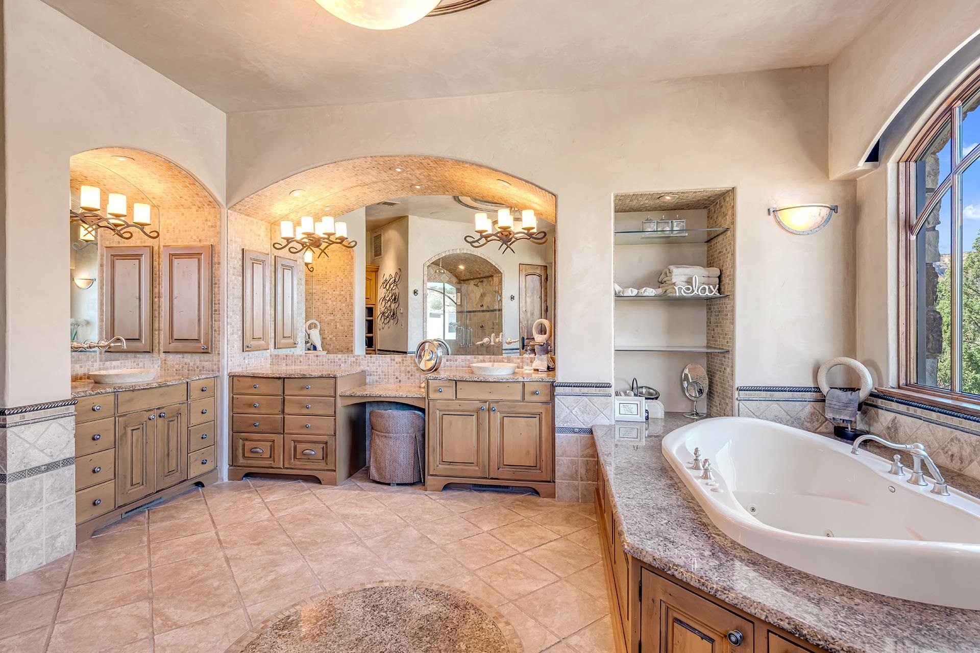 Grand Junction, Colorado, 81507, United States, 4 Bedrooms Bedrooms, ,5 BathroomsBathrooms,Residential,Active,2052069