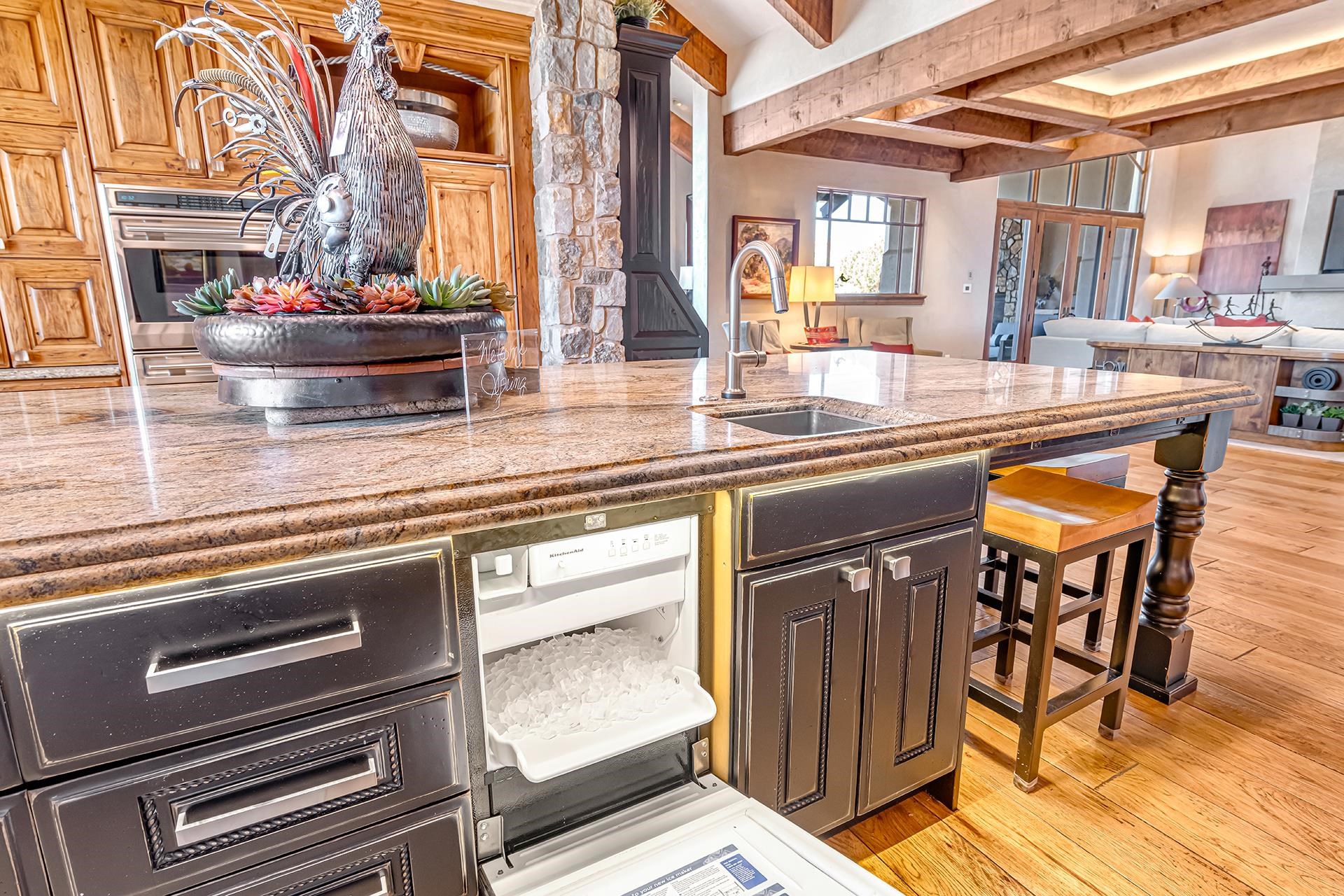 Grand Junction, Colorado, 81507, United States, 4 Bedrooms Bedrooms, ,5 BathroomsBathrooms,Residential,Active,2052069