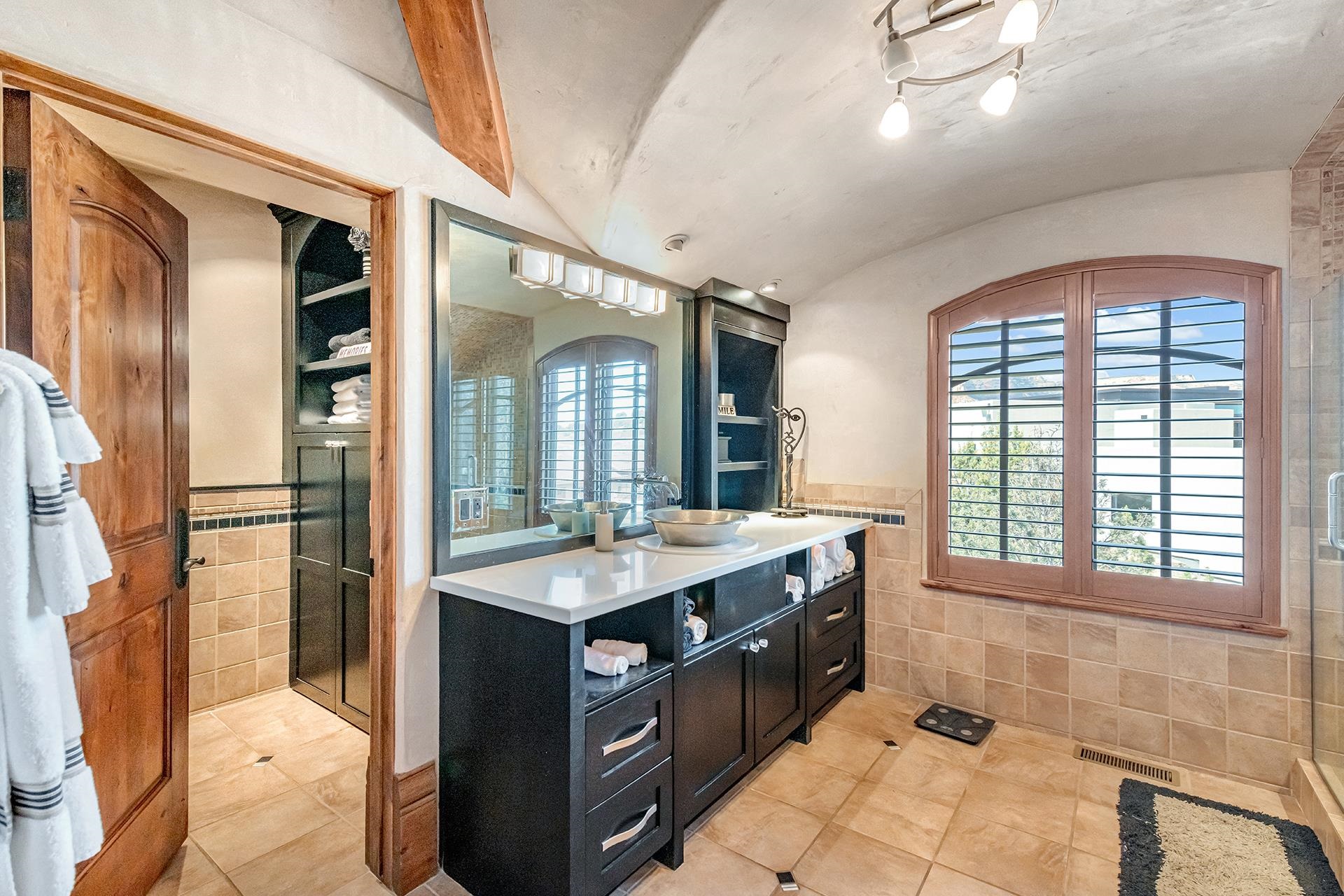 Grand Junction, Colorado, 81507, United States, 4 Bedrooms Bedrooms, ,5 BathroomsBathrooms,Residential,Active,2052069