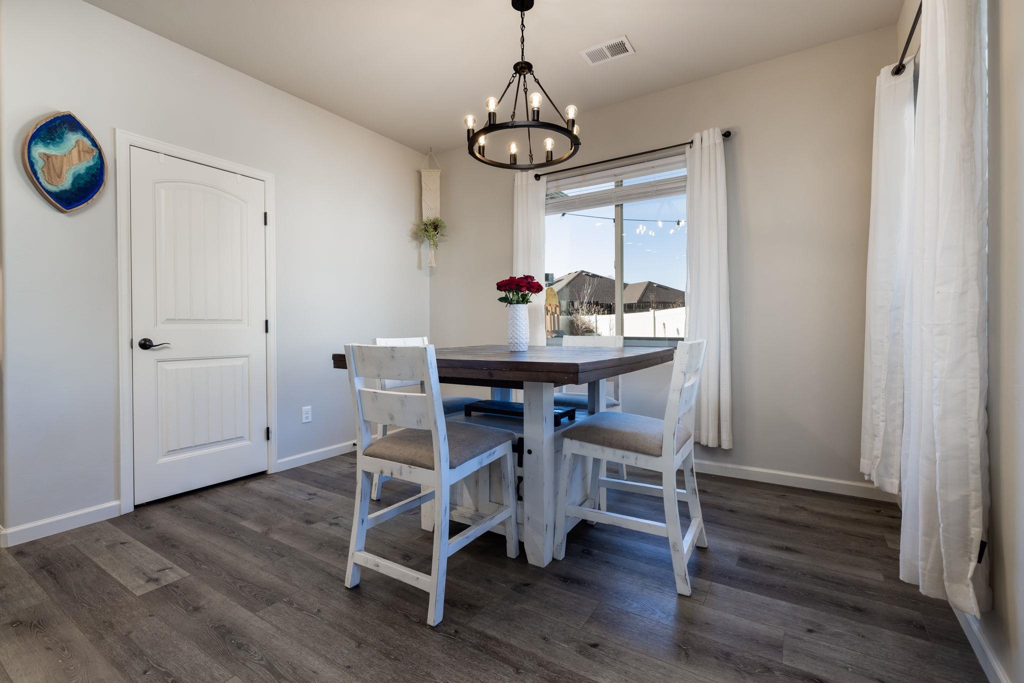 Grand Junction, Colorado 81504, United States, 3 Bedrooms Bedrooms, ,2 BathroomsBathrooms,Residential,Active,2605