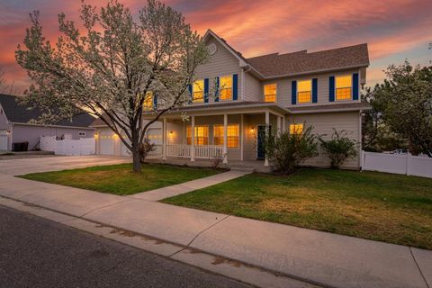 Photo of 624 Orange Grove Way, Grand Junction, CO 81504 (MLS # 20261307)