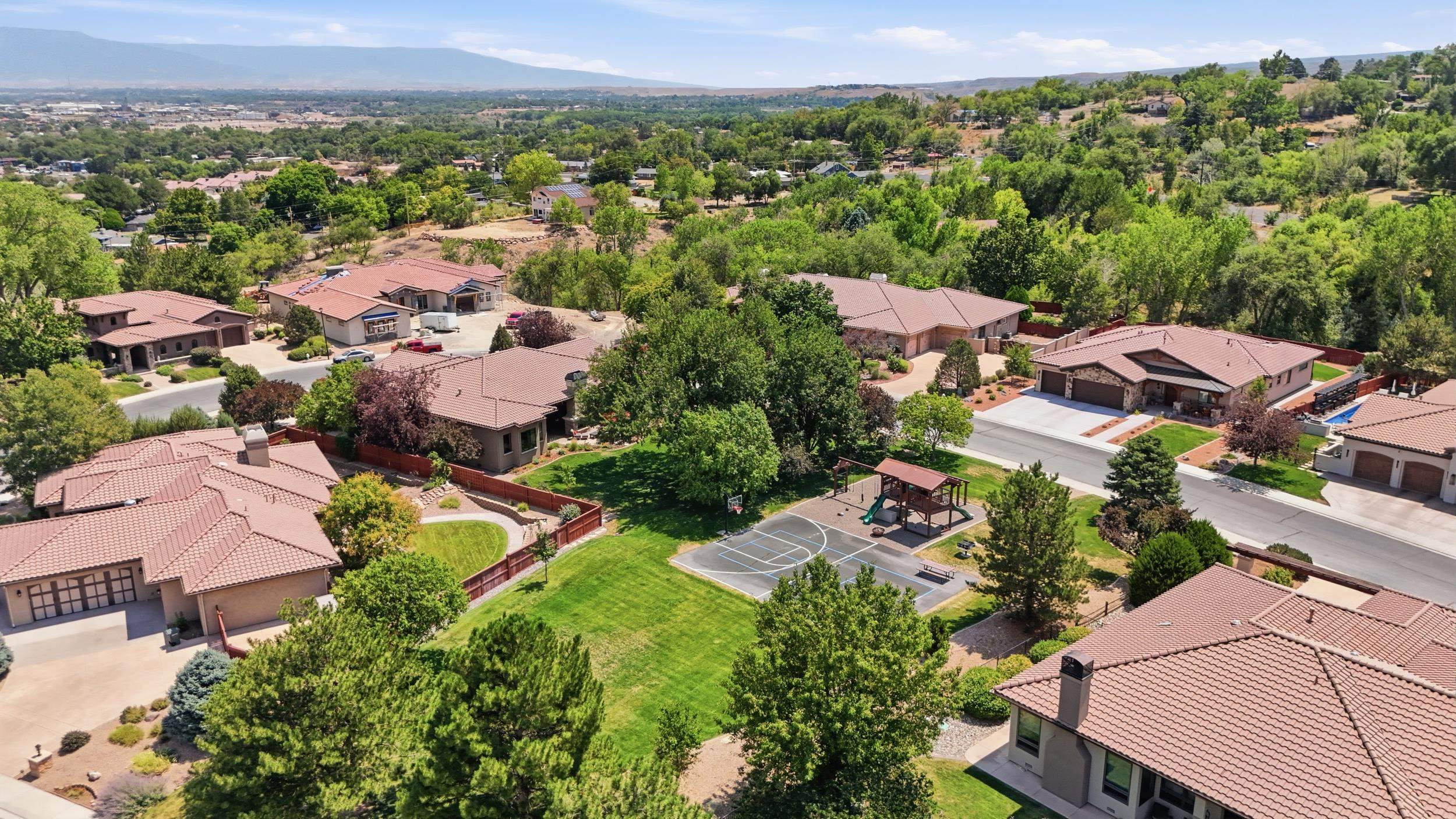 423 High Pointe Cir, Grand Junction, CO, 81507, USA, 3 Bedrooms Bedrooms, ,3 BathroomsBathrooms,Residential,Active,423 High Pointe Cir,20263892
