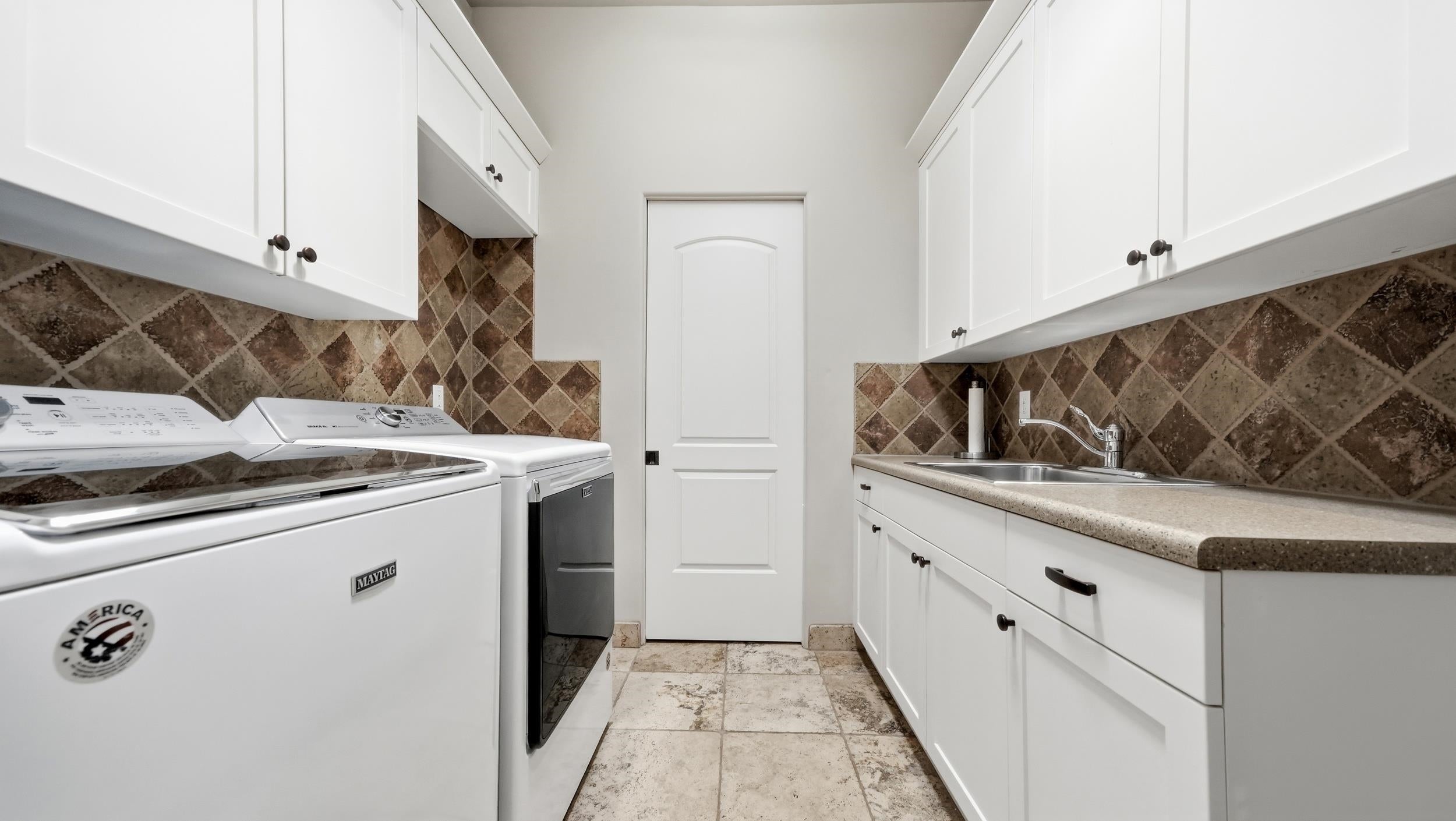 423 High Pointe Cir, Grand Junction, CO, 81507, USA, 3 Bedrooms Bedrooms, ,3 BathroomsBathrooms,Residential,Active,423 High Pointe Cir,20263892