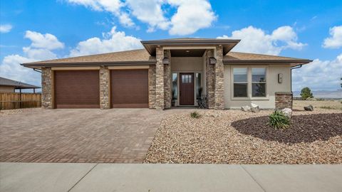 Photo of 183 Gunnison Ridge Court, Grand Junction, CO 81503 (MLS # 20261141)