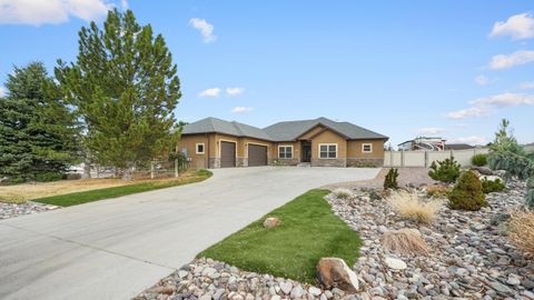 Photo of 2042 Constitution Loop, Montrose, CO 81401 (MLS # 20261828)
