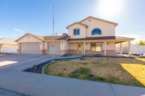 Photo of 186 Sun Hawk Drive, Grand Junction, CO 81503 (MLS # 20261697)